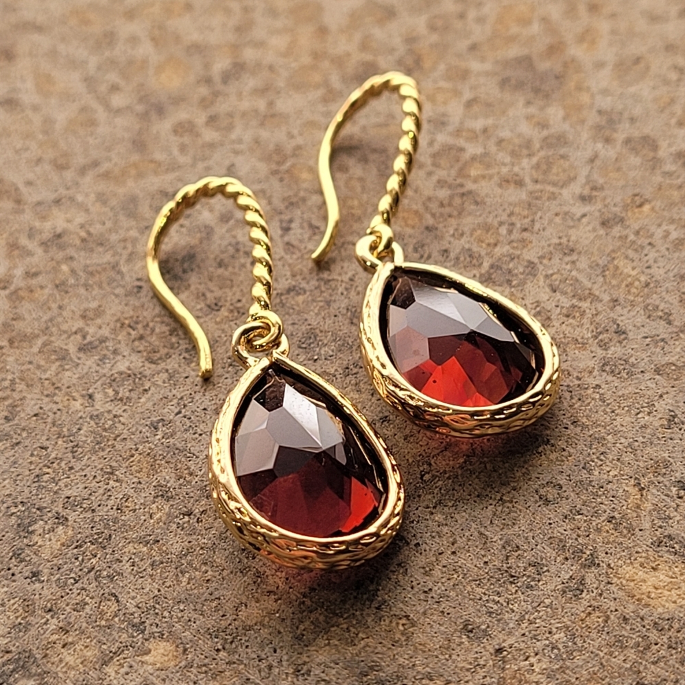 18k Gold Red Garnet Stone Teardrop Earrings